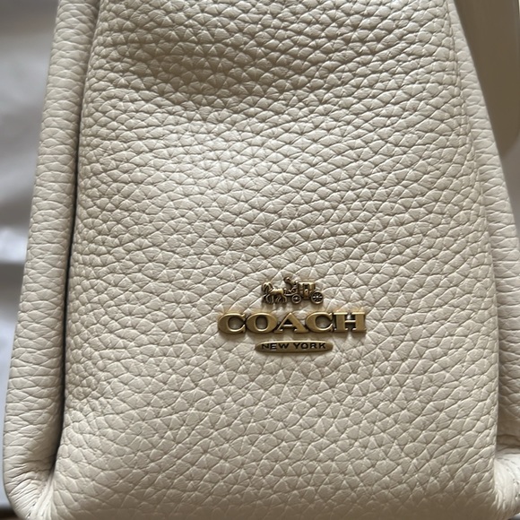 NWT Coach purse with dust cover - Picture 2 of 13